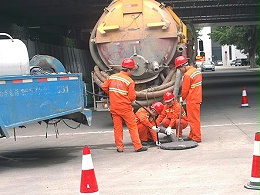 洁强市政管道疏通现场